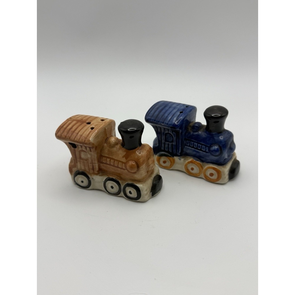 VTG Ceramic Train Salt & Pepper Shakers Engine Choo Choo Blue Tan Japan